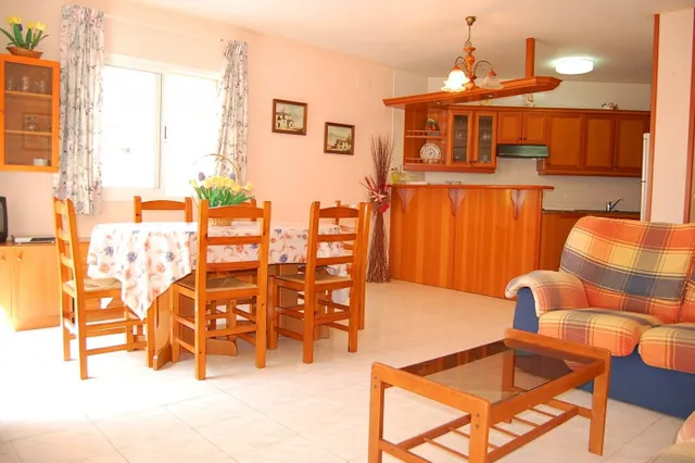 Chalet de 120 m2 con 4 habitaciones dobles y piscina — 7