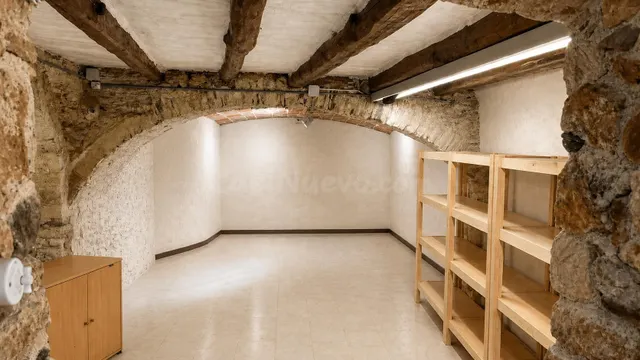 Casa histórica con grandes espacios en Llançà — 23