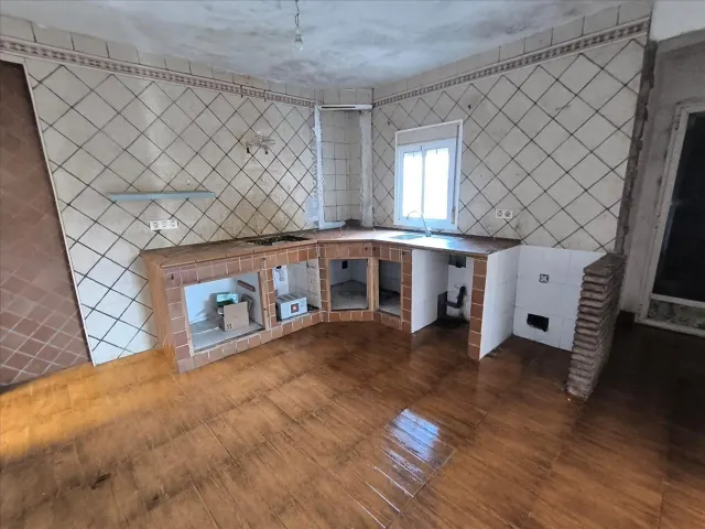 Casa adosada de 177 m2 para reformar en Algeciras | 3 dormitorios | Sin comisión — 6