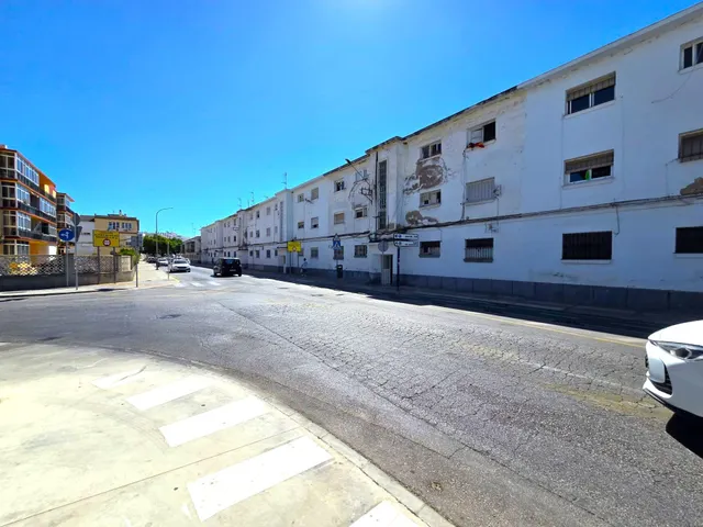 ¡OPORTUNIDAD ÚNICA DE PISO JUNTO AL CENTRO EN CHICLANA DE LA FRONTERA!95.000€ — 17