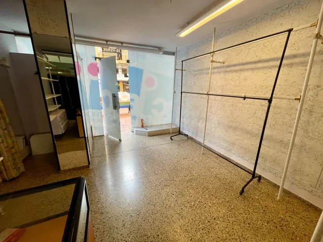 Local comercial en la plaza central del Benicentro - foto 3
