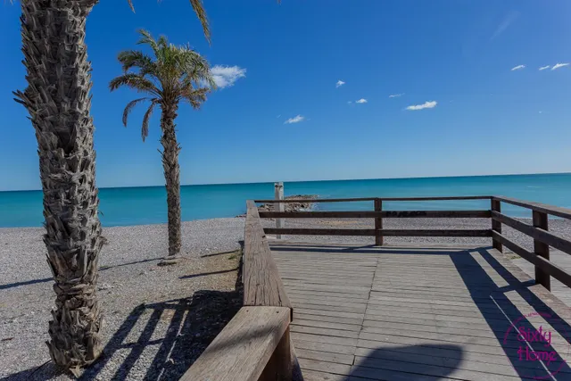 Vivienda SIN ASCENSOR de cuatro dormitorios en segunda línea de playa — 39