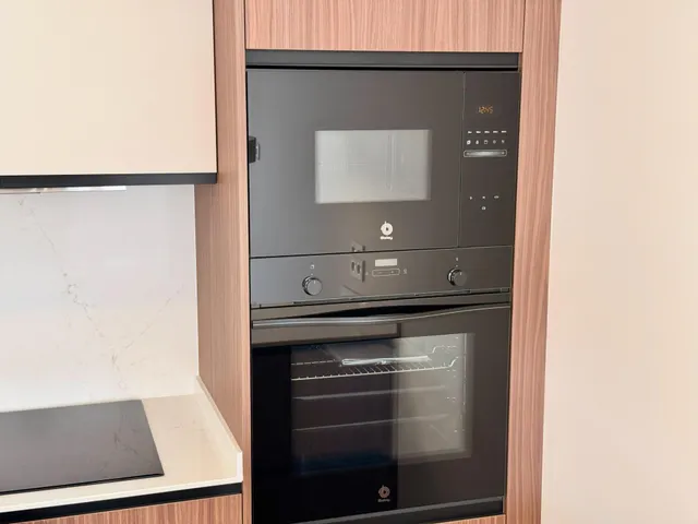 Piso reformado de 3 dormitorios y 2 baños a 200 metros del mar en el centro de Torrevieja — 30