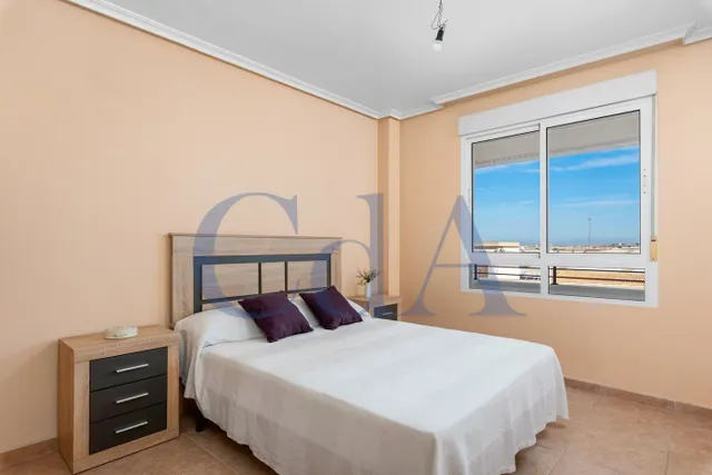 SE VENDE APARTAMENTO / ASCENSOR / TORREVIEJA / ALICANTE — 18