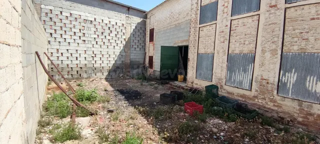 NAVE URBANA EN FUENTE VAQUEROS - foto 4