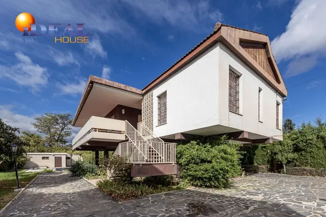 Gran casa con parcela y piscina en Cájar — 30