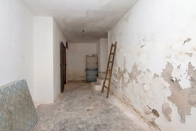 Escpecatcular Casa- Edficicio en el Centro de Baza — 43