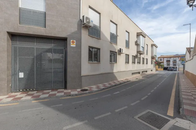 ¡¡¡amplio piso de 3 dormitorios, 2 baños, cochera y trastero, por solo 179.900 €!!! — 38