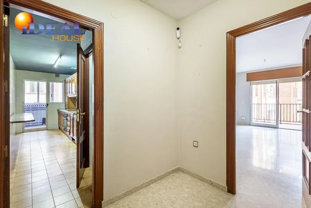 Espacio, luz y comodidad en una vivienda con grandes posibilidades en zona Alcampo — 23