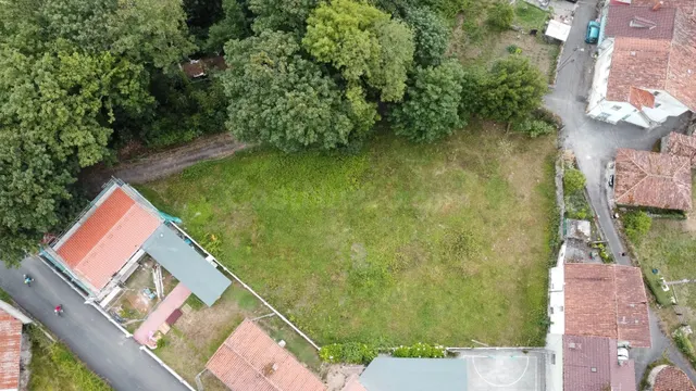 Parcela edificable de 1.024 m2 en Caces Las Caldas - foto 4