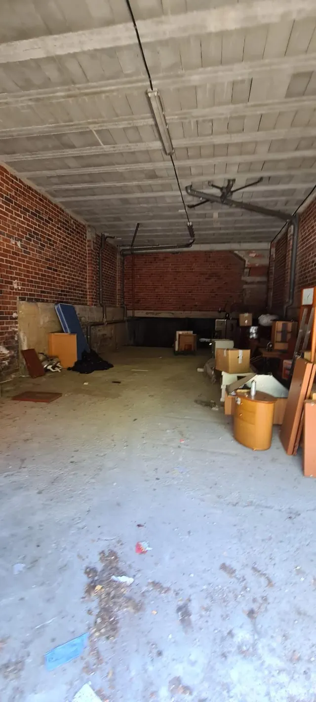 LOCAL COMERCIAL EN VENDA A LA MAURINA — 11