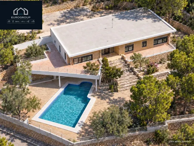 ESPECTACULAR VILLA CON 5 DORMITORIOS Y 4 BAÑOS, 450 M2 Y 360