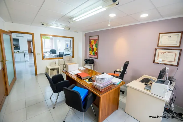 ¡Novedad! Venta de entresuelo, zona Reyes Católicos, 146 m2 — 24