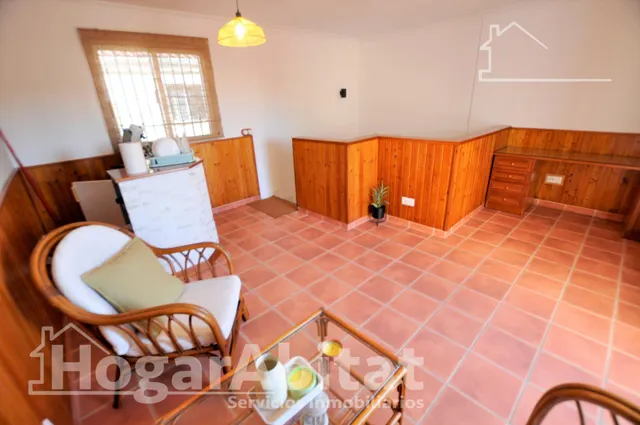 Exclusivo adosado totalmente reformado con terrazas, buhardilla, vistas despejadas y garaje doble — 30
