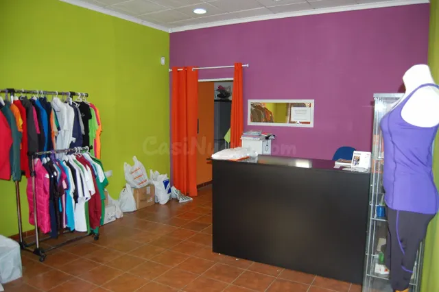 Local acondicionado, de 110 m2, tiene cuatro estancias, tien - foto 3
