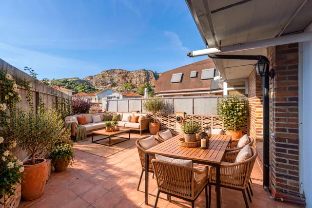 Piso espacioso con terraza y balcón en urbanización privada — 31