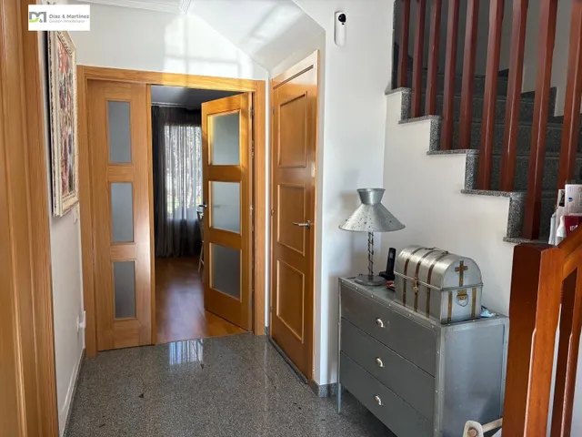 CHALET PAREADO  PRÓXIMO A ESPACIO LEÓN — 32