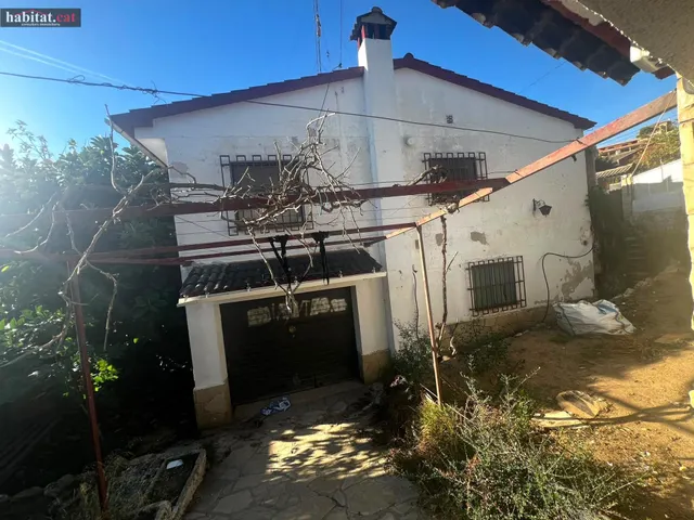 CASA ESQUINERA INDEPENDIENTE A REFORMAR - SEGUR DE CALAFELL — 18