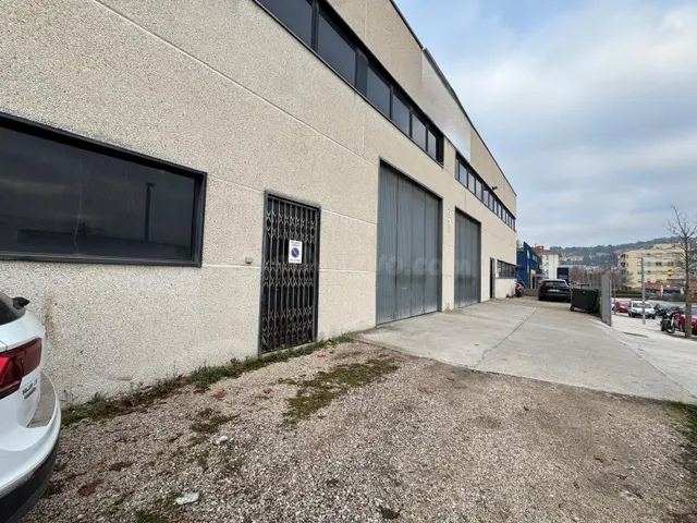 Espectacular nave industrial aislada de 2200 m2 sobre parcel - foto 3