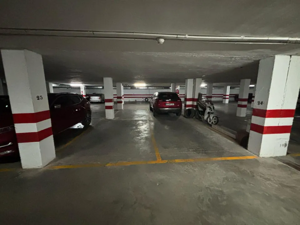 ¡ SE VENDE PLAZA DE GARAJE CÉNTRICA Y OPCIONAL OTRA CONTIGUA!