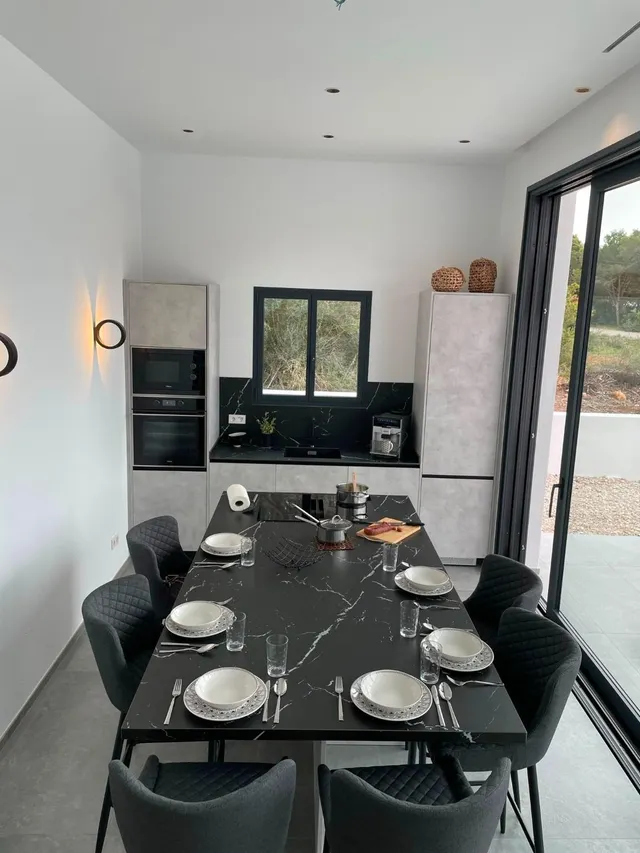 Villa moderna con piscina privada y vistas al mar en Vallgornera — 16