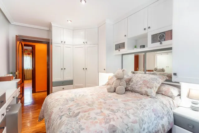 Casas, nave y fincas en venta en Caborana (aller) — 23