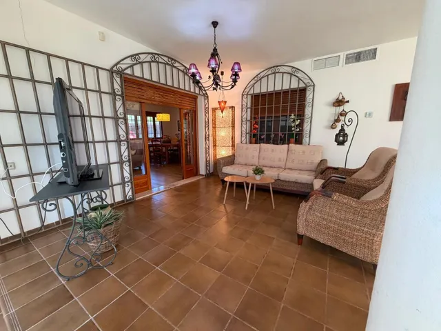 Alquiler Chalet con piscina en alquiler en Elche, zona Valverde. — 10