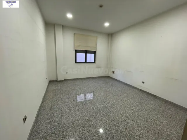 Amplia Oficina en Alquiler - Ideal para Profesionales en el  - foto 4
