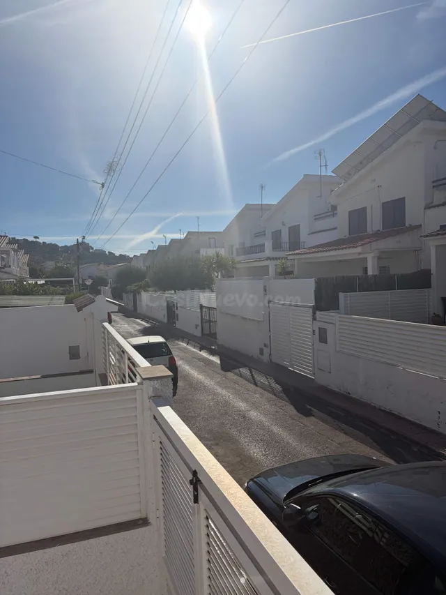 ASMCASAS Alquila bonito adosado en zona Voramar desde Octubr - foto 4