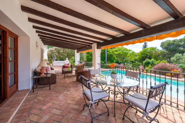 Elegante casa andaluza con vistas al golf en El Paraíso — 14