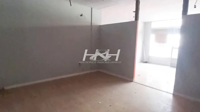 Local espacioso junto al Empalme. / HH Asesores, Inmobiliaria en Burjassot/ — 20