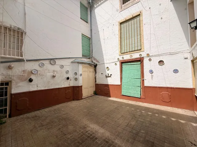 Casa señorial con gran fachada y patios en Benamejí (Córdoba - foto 3