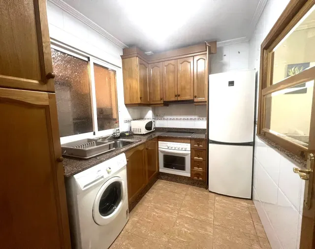 ¡alquiler de larga duración en Torrevieja! amplio y luminoso apartamento de 2 dormitorios en calle caballero de rodas — 19