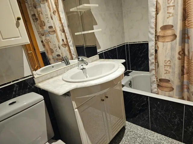 Espacioso Piso en el Corazón de Ponferrada por €156,000 — 14