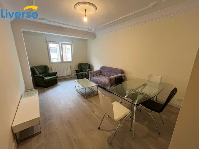 Se alquila piso para estudiantes por habitaciones, centrico