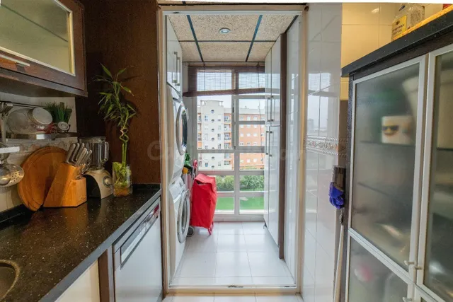 Nervión Santa Justa. Excelente vivienda familiar de 3 habita - foto 3