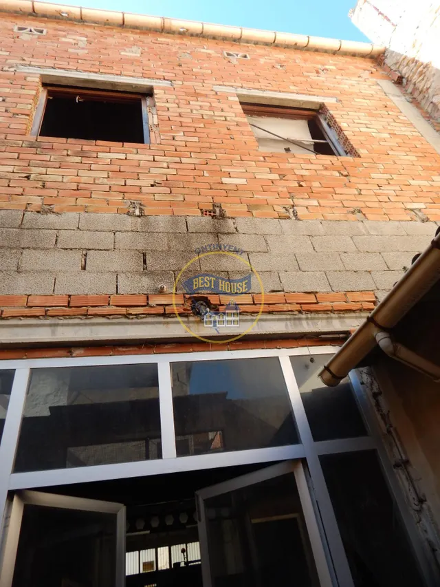 OPORTUNIDAD AMPLIA CASA CON LOCAL EN AIELO DE MALFERIT — 9