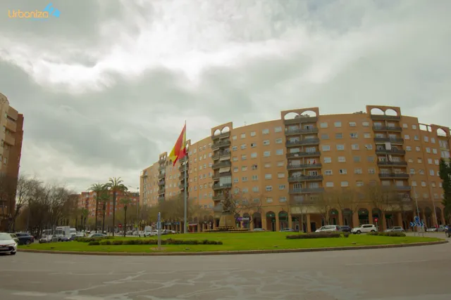 SE VENDE LOCAL COMERCIAL EN SINFORIANO MADROÑERO. inversión segura!! — 10