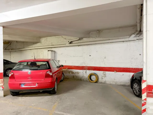 Se vende plaza de garaje para coche grande o suv en la magdalena - Zaragoza — 7