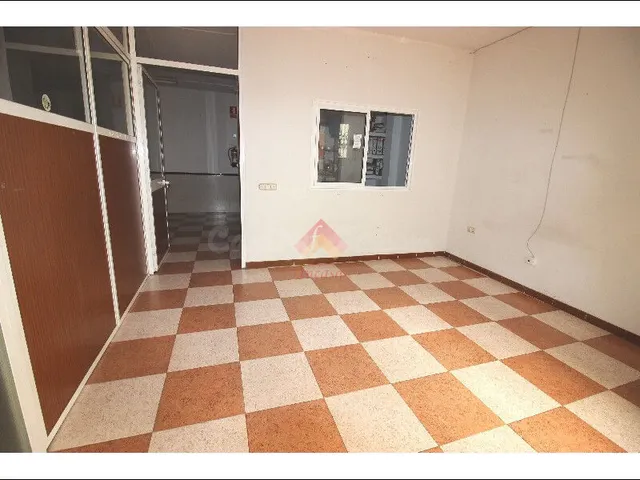 SE VENDE LOCAL EN PLENO CENTRO DE RONDA - foto 2