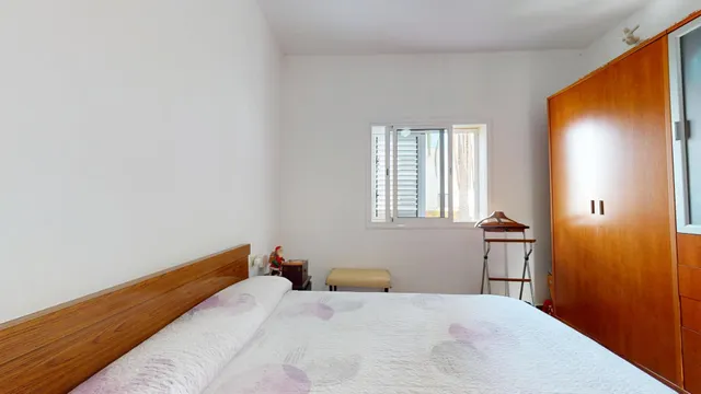 Casa de dos plantas con parcela, amplios exteriores, aparcamiento y azotea en Las Palmas de Gran Canaria — 9