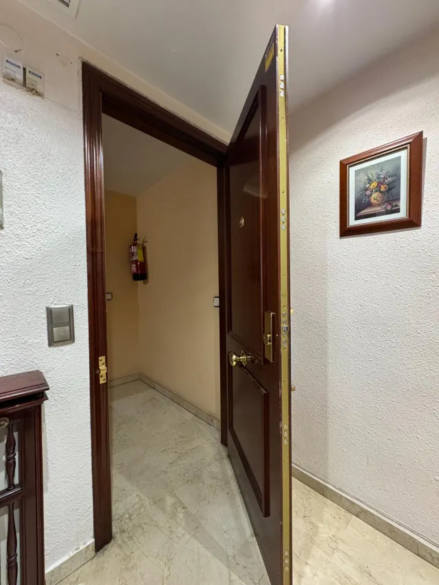 Amplio y Moderno Piso en Avd. Navarra, Zaragoza — 6