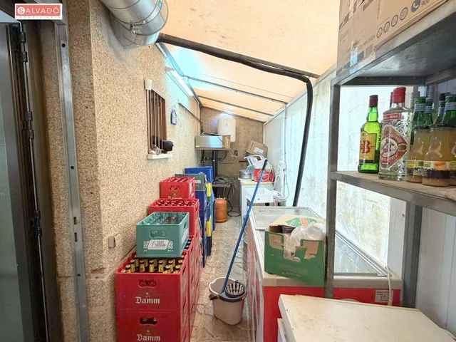 ¡local comercial en venta a 100 m del mar con amplia terraza y salida de humos! — 27