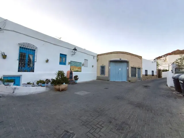 CENTRICO LOCAL COMERCIAL EN NIJAR — 10