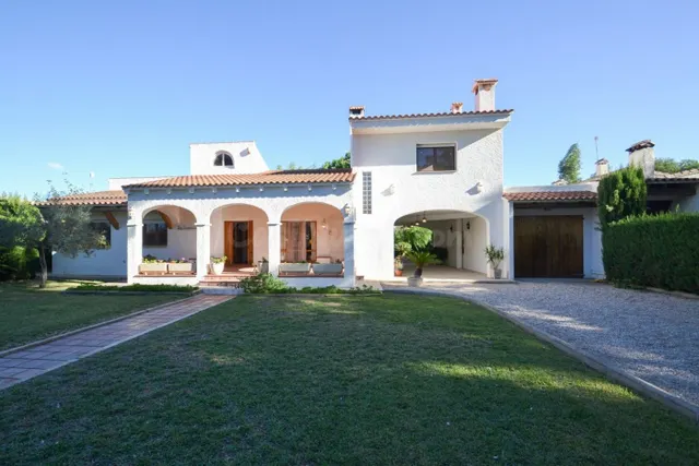 Chalet con 1.000m2 de terreno en la playa de Riumar - foto 5