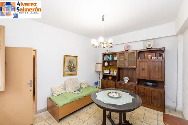 Piso para reformar junto a Plaza Einstein – 3 dormitorios y vistas despejadas — 22