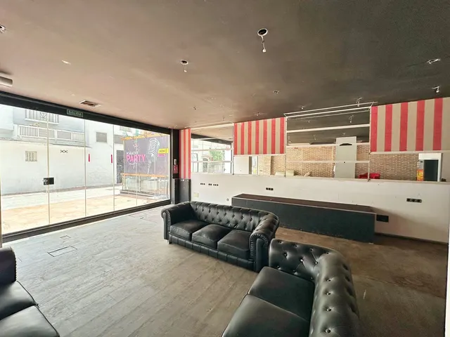 Local comercial 219m² en venta - Marbella — 6