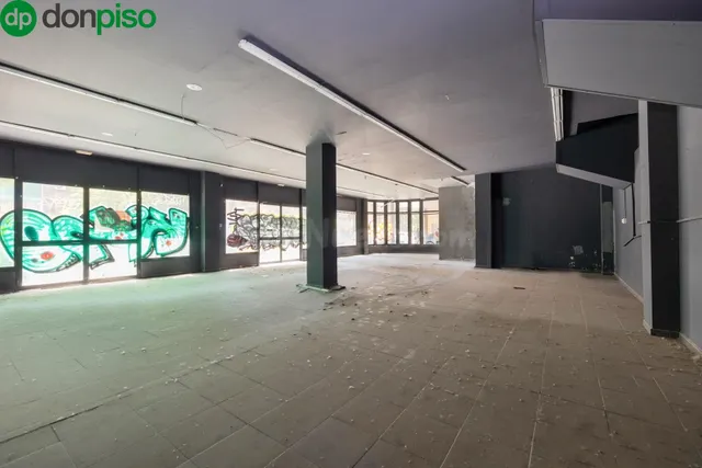 Amplio local comercial en Camino de Ronda — 3