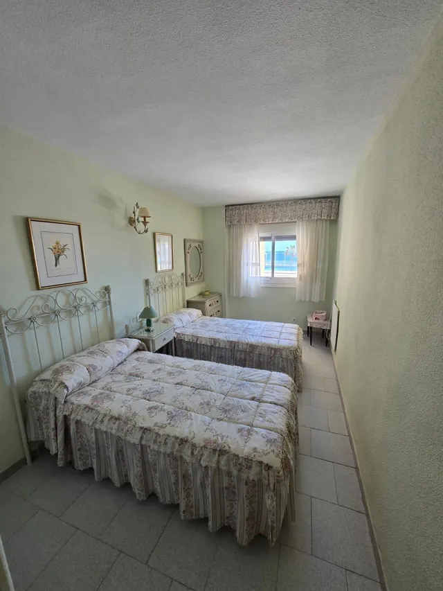 MAGNIFICA VIVIENDA EN PRIMERA LINEA DE PLAYA Y CON PISCINA COMUNITARIA, IDEAL PARA VIVIR TODO EL AÑO — 12