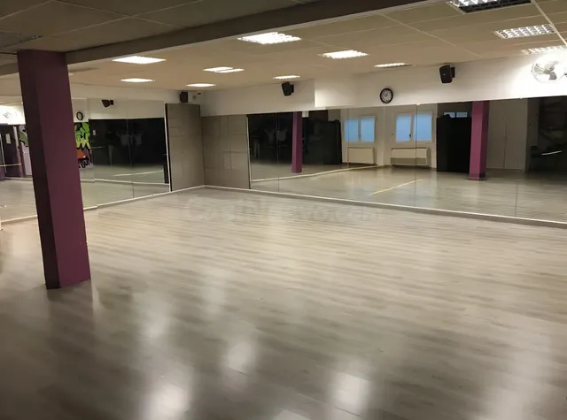 FANTÁSTICO LOCAL DE 544 M2 EN CORNELLA DE LLOBREGAT - foto 3